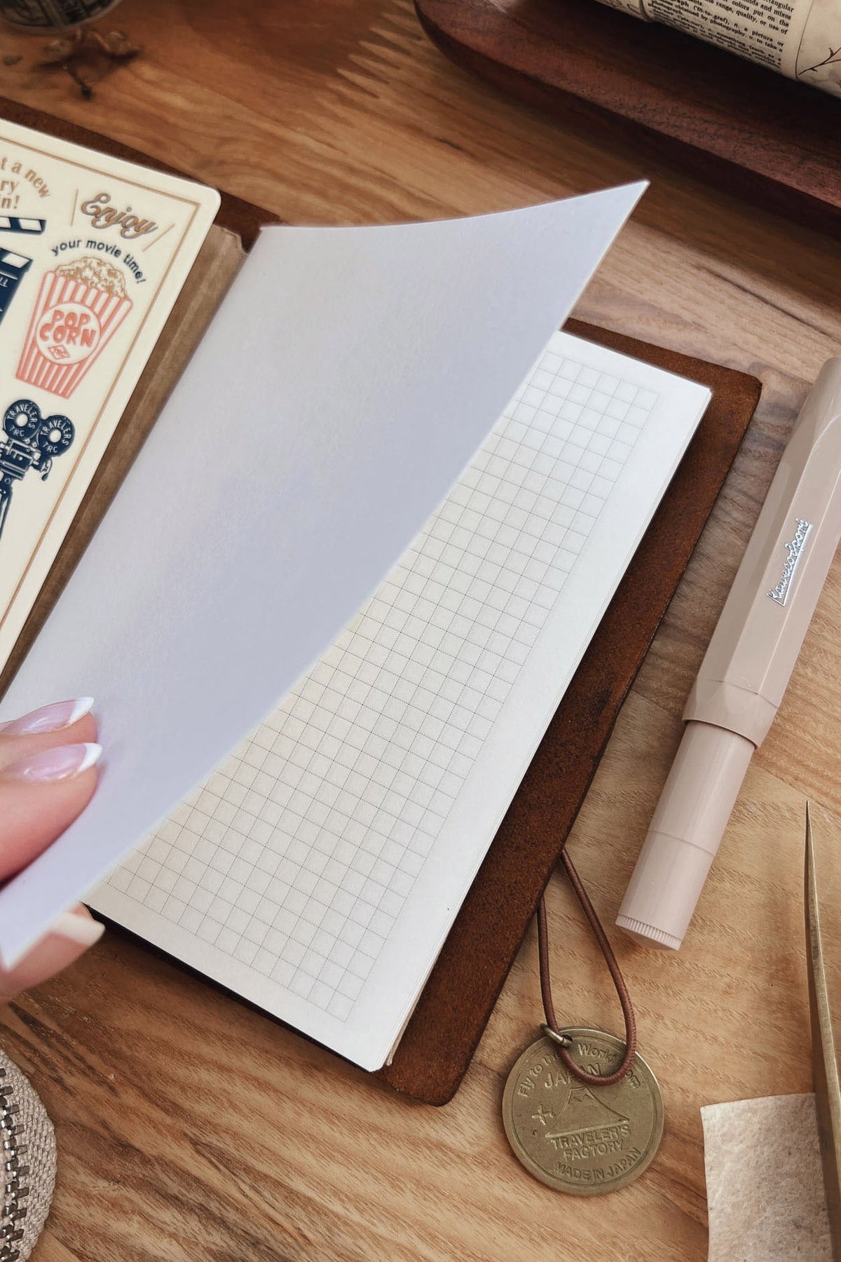 Sarica Studio - Cream Notebook (Passport TN Size)