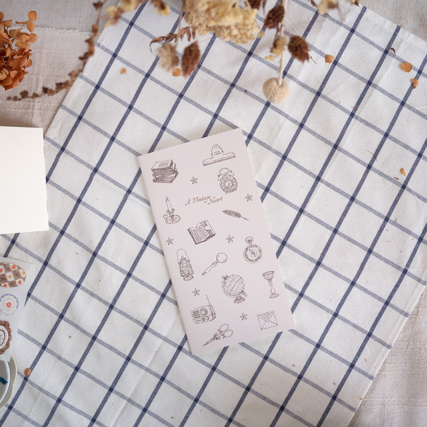 Sho Little Happiness – A Vintage Dream TN Insert