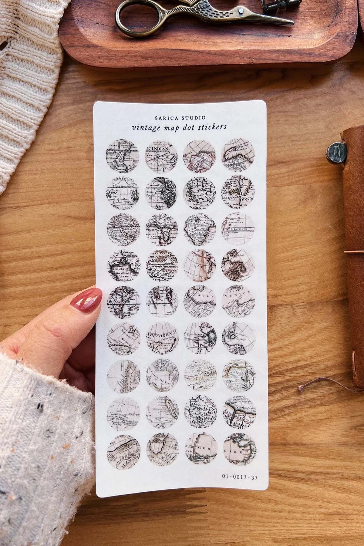 Sarica Studio - vintage map dot stickers